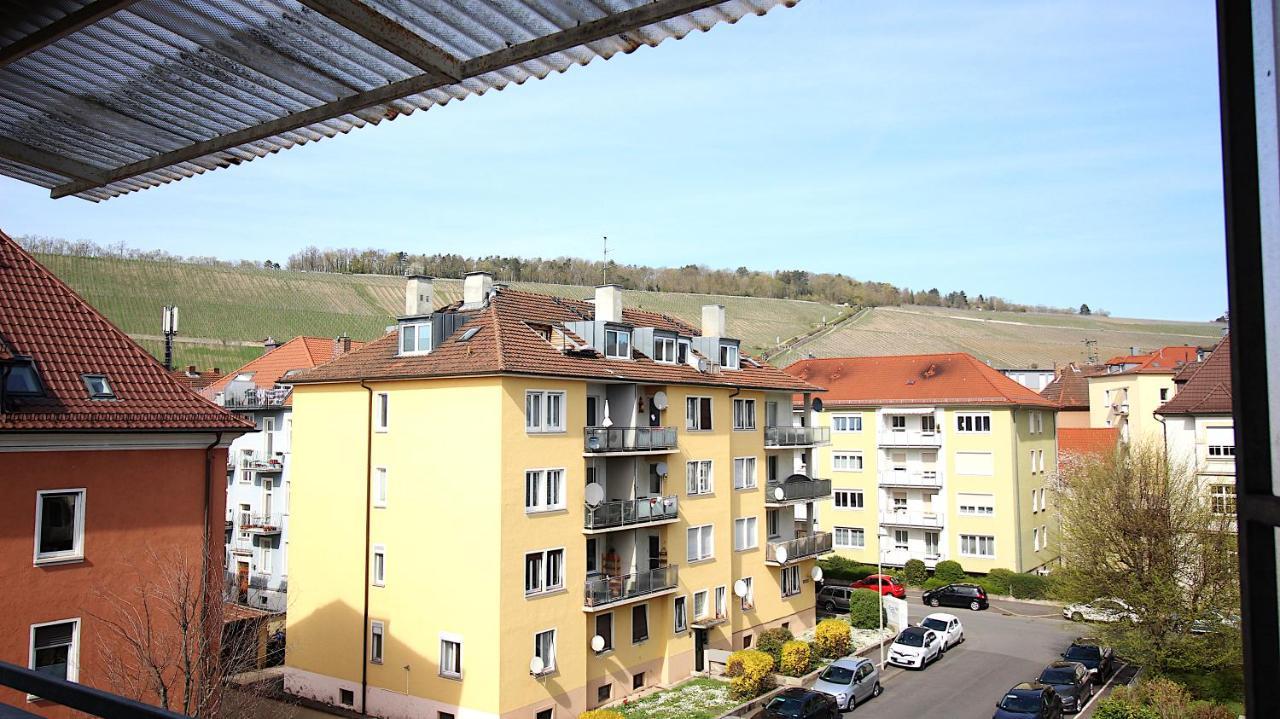 Grosszuegige Stadtwohnung - Garage, Balkon Wurzburg Bagian luar foto